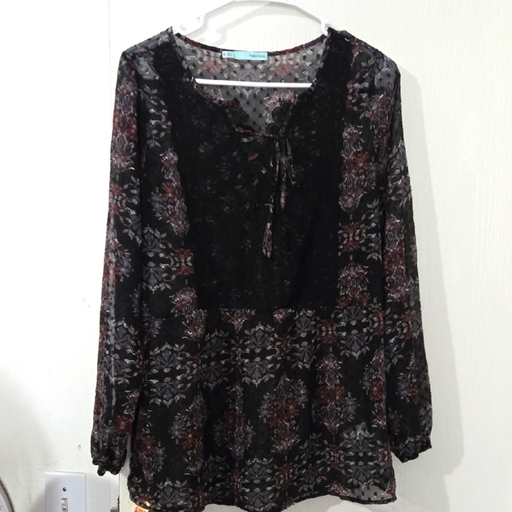 Maurices Medium Women's Black Sheer Floral Top